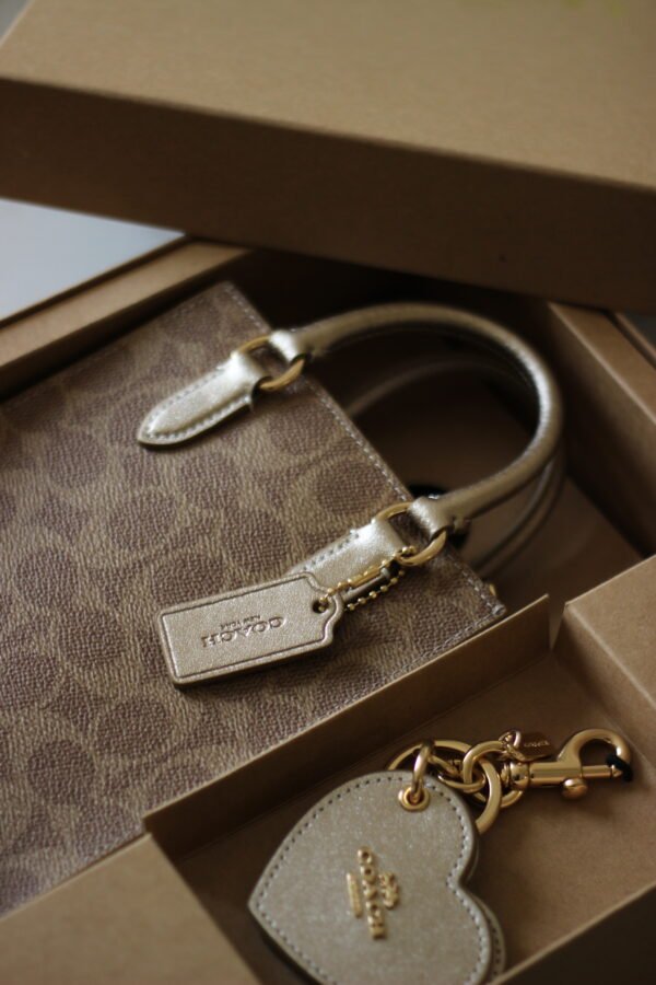 Boxed mini tote bag coach - Image 2