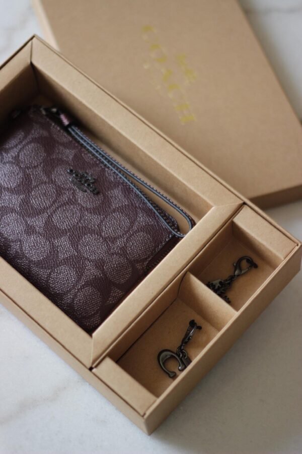 Coach - Gift Box Wallet