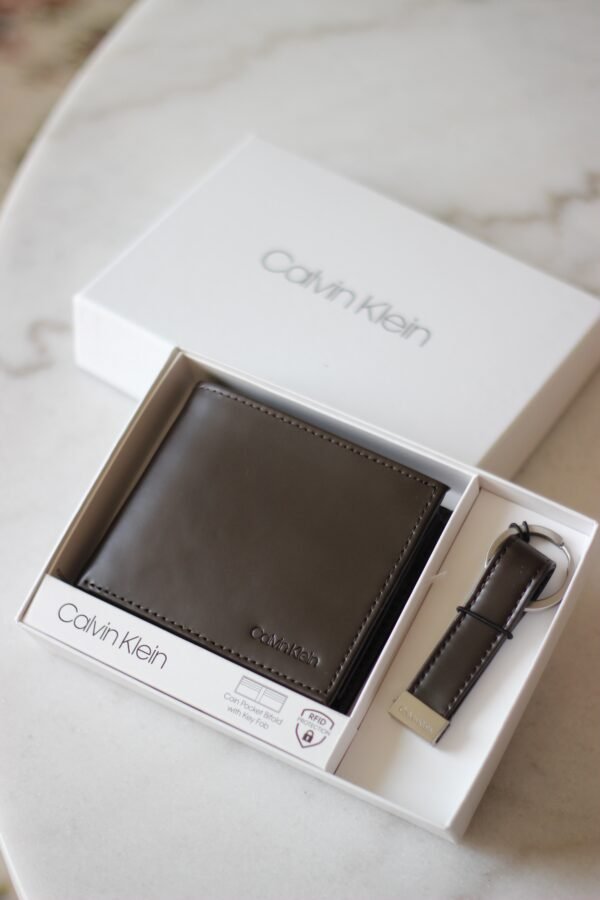 Calvin Klein wallet and keyring- brown - Image 3