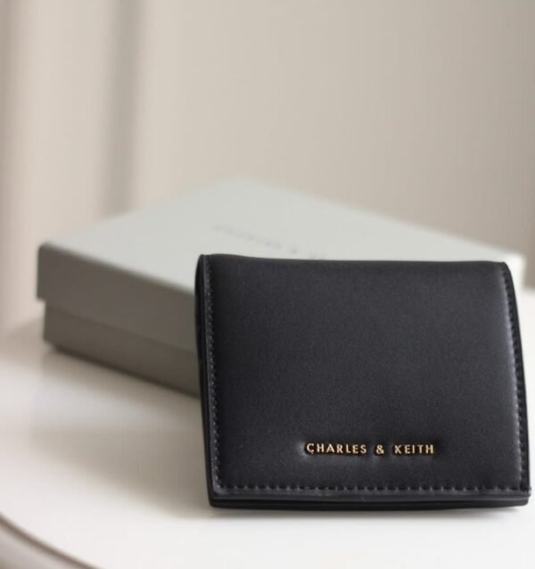 CHARLES & KEITH