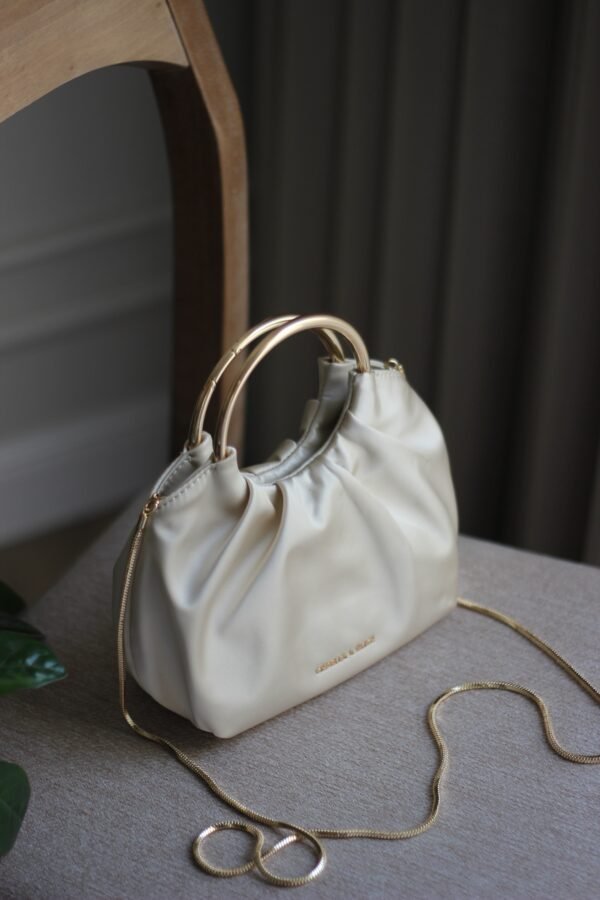 CHARLES & KEITH