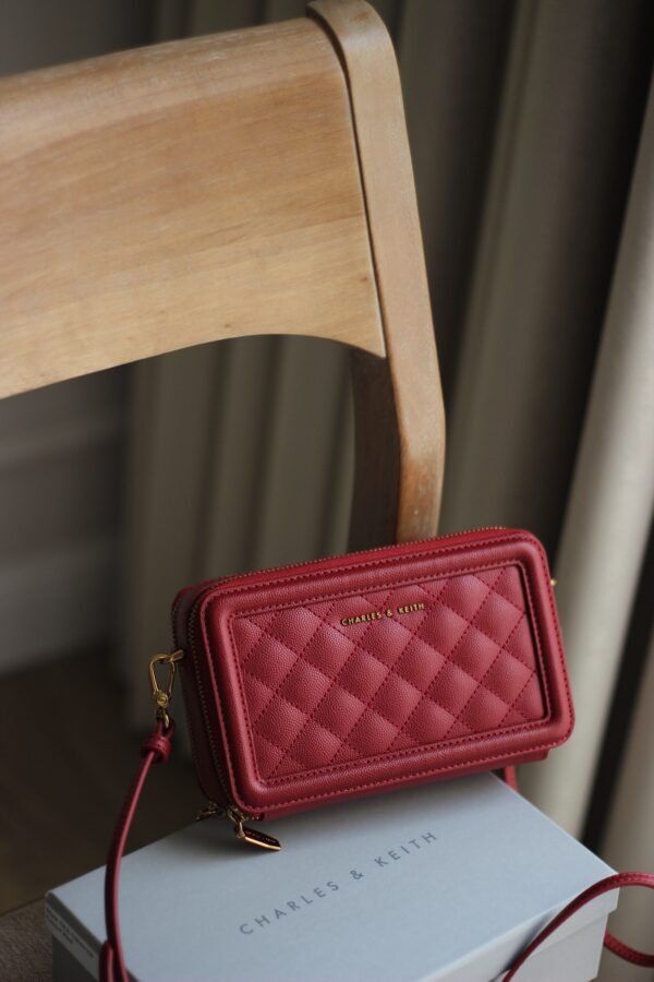 CHARLES & KEITH