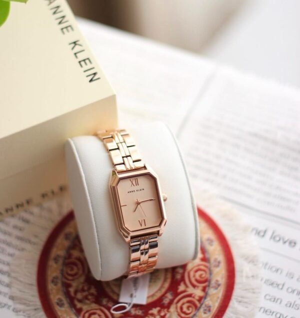 Anne klein