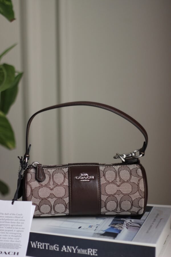COACH - Image 2