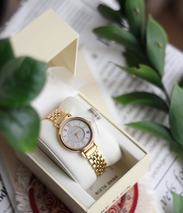 Anne Klein - Image 2