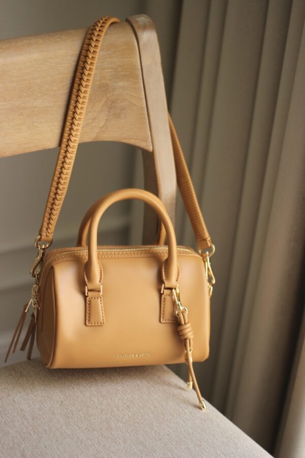 CHARLES & KEITH