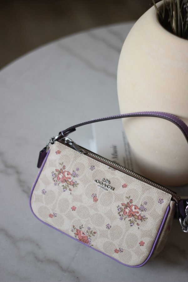 COACH
MINI NOLITA