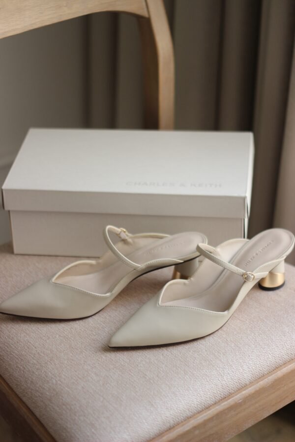 Charles & keith - heel beige