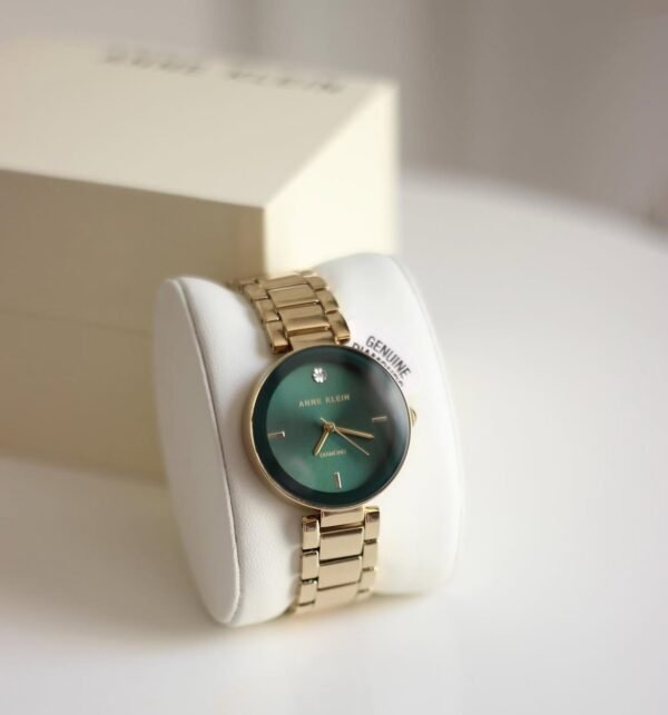 ANNE KLEIN