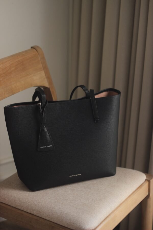 Charles & keith tote bag black