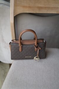 Michael kors arden small signature