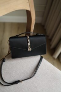 Taisia Chain Envelope Bag