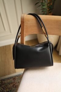 Lyla Tubular Slouchy Shoulder Bag - CHARLES&KEITH
