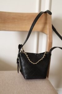 Duo Quilted chain bucket bag black