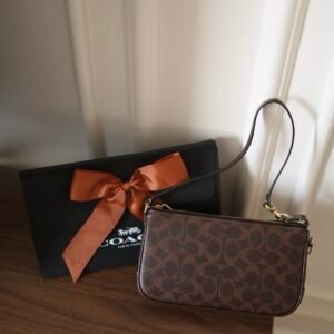 Plaza bag in signature canvas - coach