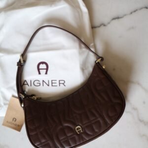 Aigner shoulder burgundy